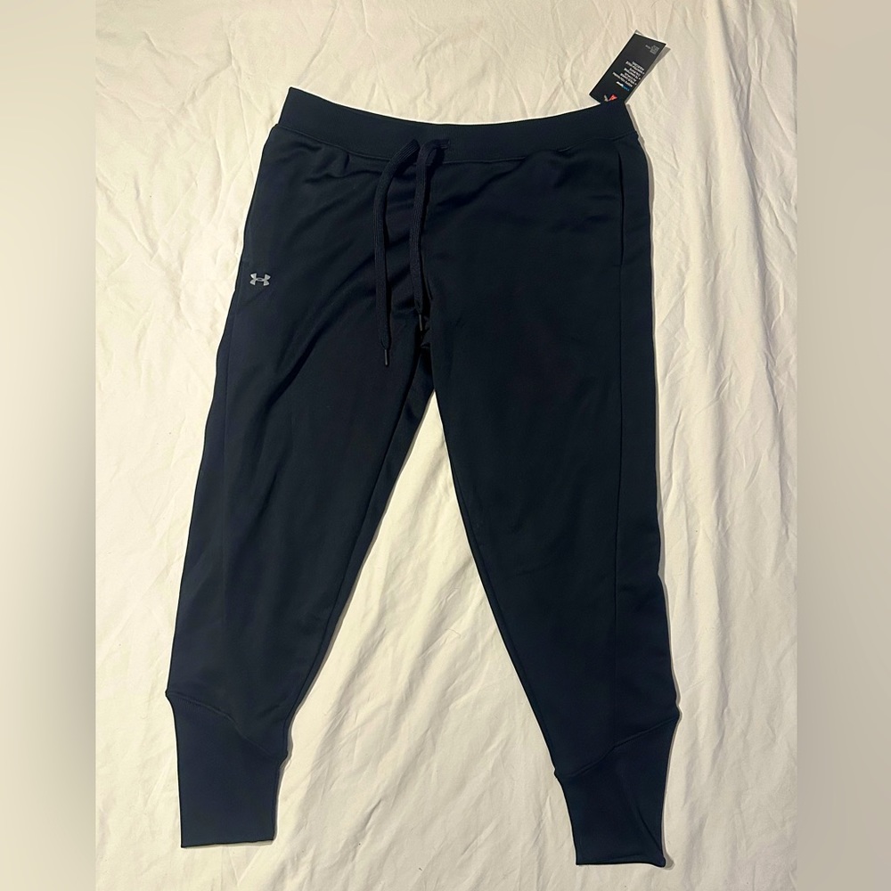 Women’s black Under Armour joggers-size large